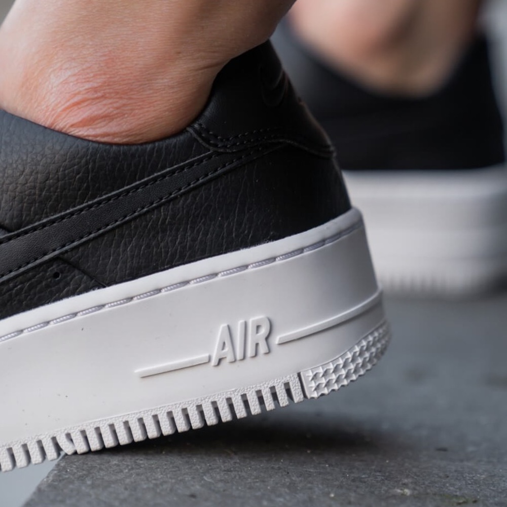 πΈ NIKE AIR FORCE 1 Sage Low Sneakers Shoes Black - Picture 6 of 10